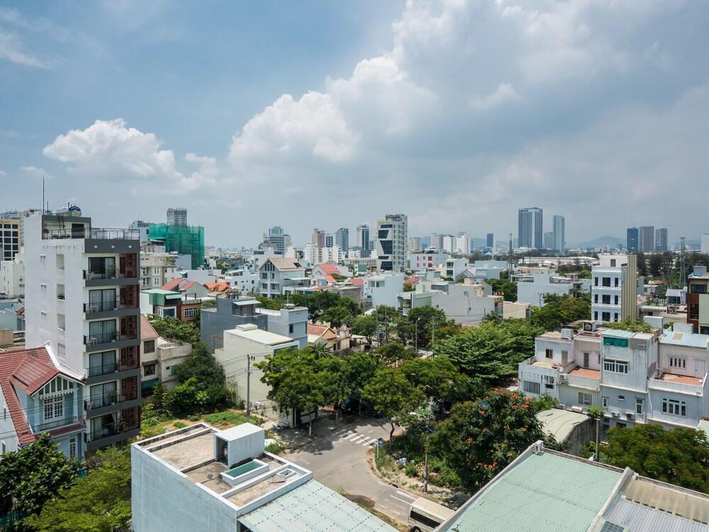 Hanoi Blue Hotel - The Water Front Da Nang Buitenkant foto